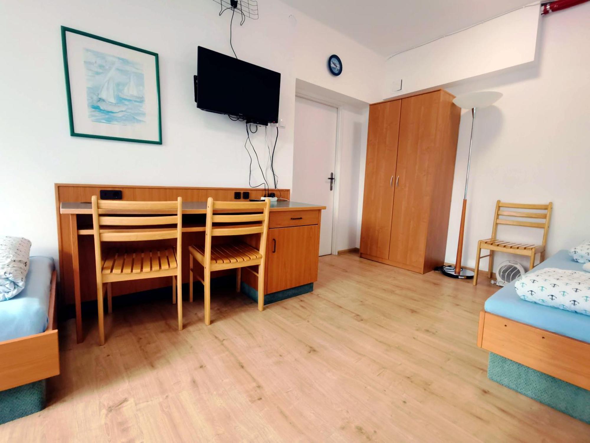 Pokoje 24H Ul. Bagrowa Krakow Bed & Breakfast — Photos 2
